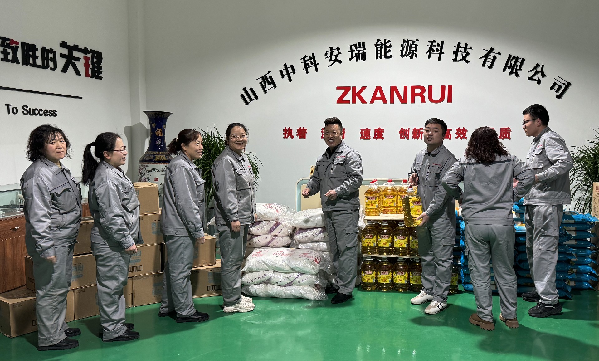 1718170268118244.jpg 边芬芬拍照270.jpg